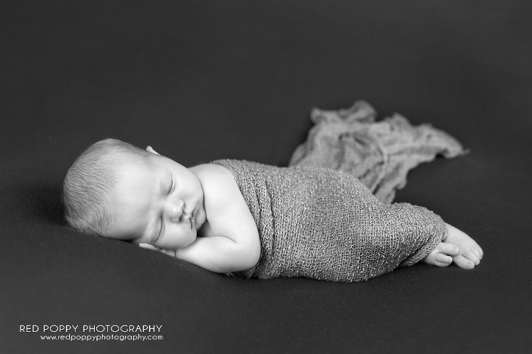 RedPoppyPhotography_newborn_IMG_2829_bw
